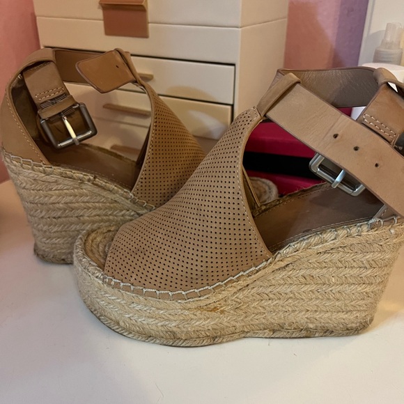 Marc Fisher Wedges - Picture 5 of 6